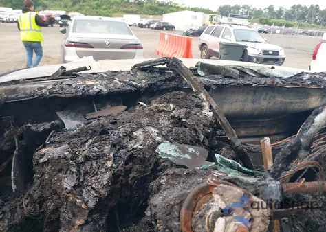 1999 Chevrolet Tahoe K1500 z USA, uszkodzony, nr VIN 1GNEK13R6XJ319396